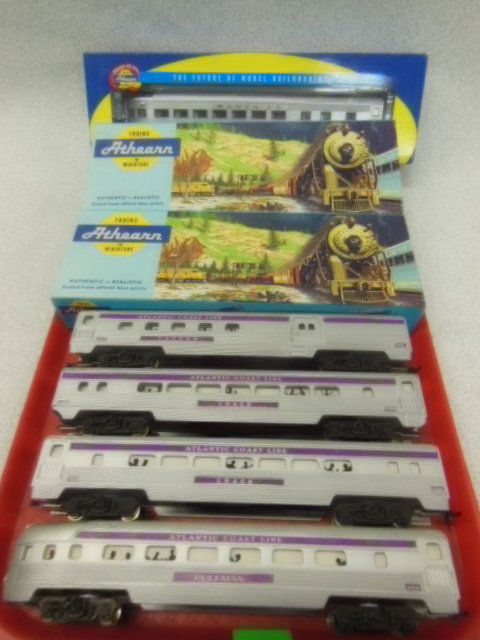 7 HO gauge trains (3) Athearn in original boxes (1 of 5)