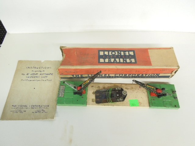 Lionel Automatic Crossing Gate (1 of 4)