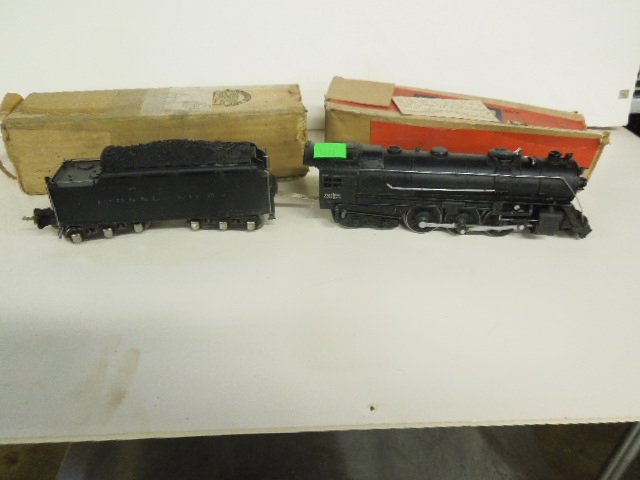 Lionel 226 E. Locomotive and Tender (1 of 5)