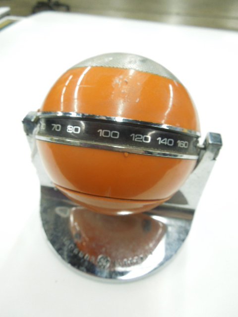 General Electric Sphere Form Transistor Radio (1 of 7)