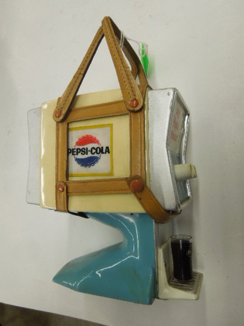 Vintage Pepsi Soda Fountain Form Radio (1 of 7)