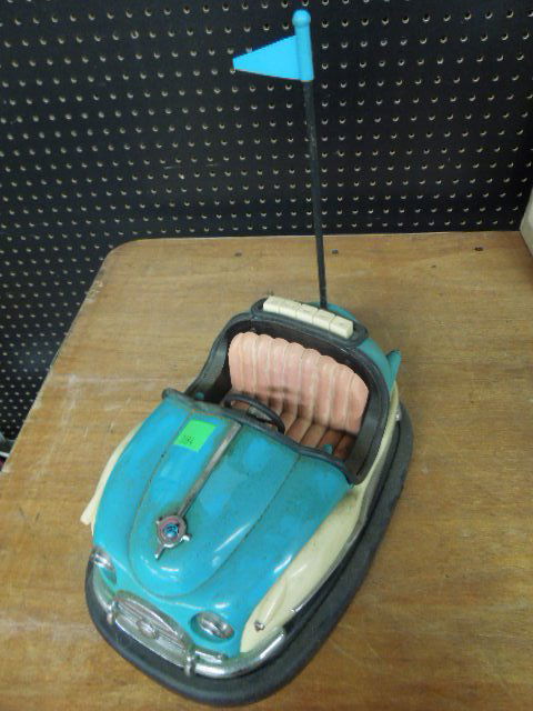 Bumper Car Form Radio (1 of 5)