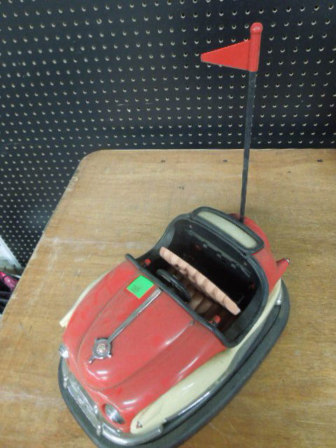 Bumper Car Form Radio (1 of 5)