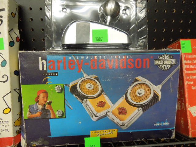 Lot of Harly-Davidson Walkie-Talkies (1 of 4)