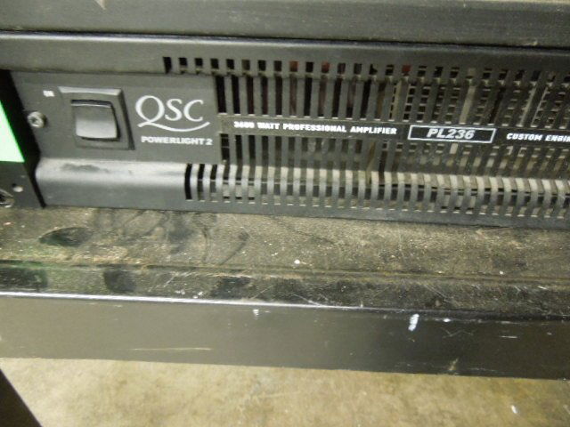 QSC Powerlight 2 PL-236 Power Amplifier (1 of 3)