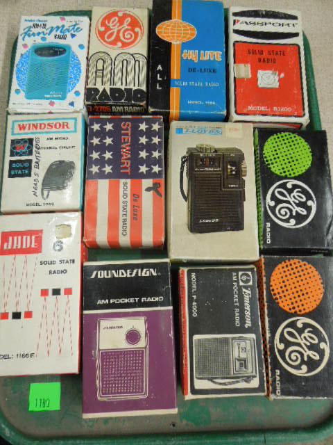 Tray Lot of Assorted Transistor Radios (1 of 7)