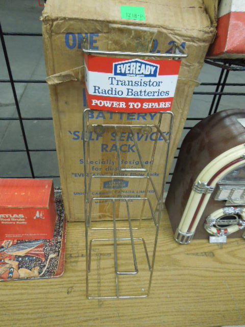 Eveready Transistor Radio Battery Display (1 of 3)