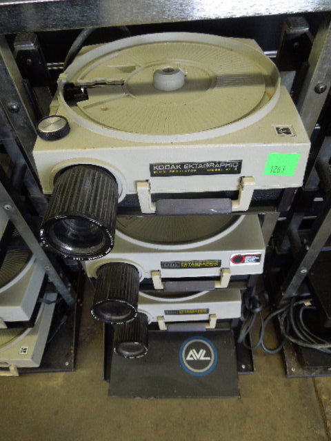 3 Kodak Ektagraphic Slide Projectors (1 of 9)