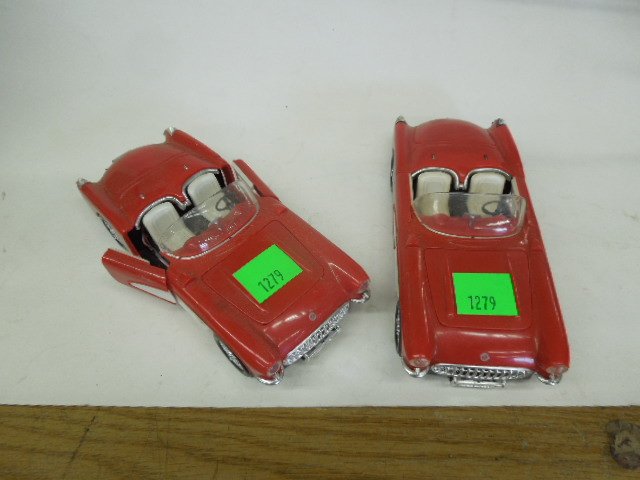 Pr. of 57' Corvette AM Transistor Radios: Pair of 57' Corvette AM transistor radios made in China. CONDITION: Fair, some wear. Untested.