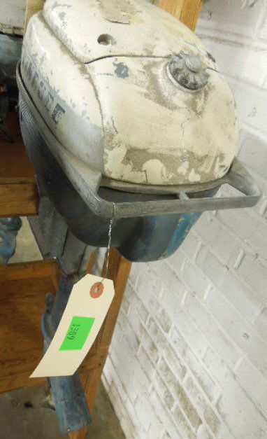 Vintage Evinrude Tiller Outboard Boat Engine (1 of 6)