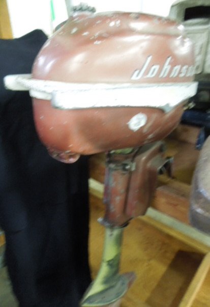 Vintage Johson 3 HP Tiller Outboard Engine (1 of 8)