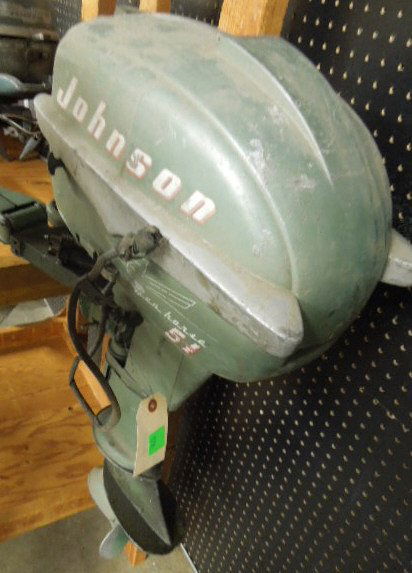 Vintage Johnson Seahorse 5.5 HP Tiller Boat Engine (1 of 8)