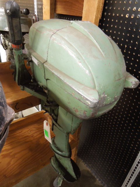Vintage Johnson Seahorse Tiller Outboard Engine (1 of 5)