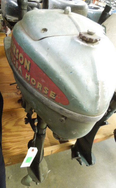 Vintage Johnson Seahorse Tiller Outboard Engine (1 of 6)
