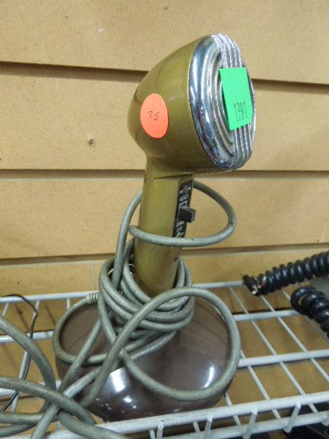 Astatic Table Top Microphone (1 of 3)