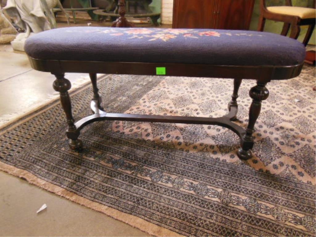 Wm & Mary Style Fireside Bench (1 of 3)
