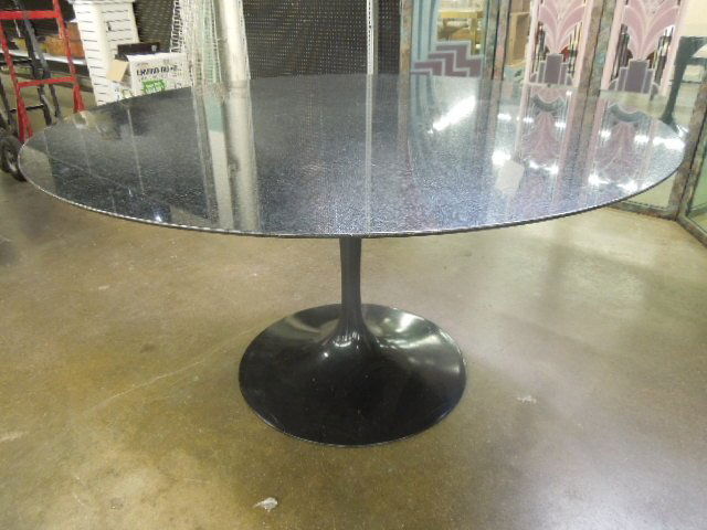 Saarinen for Knoll Tulip Dining Table (1 of 3)