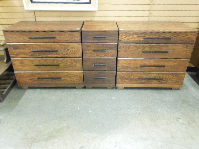 Three Mengel MCM Bedroom Pieces (1 of 8)