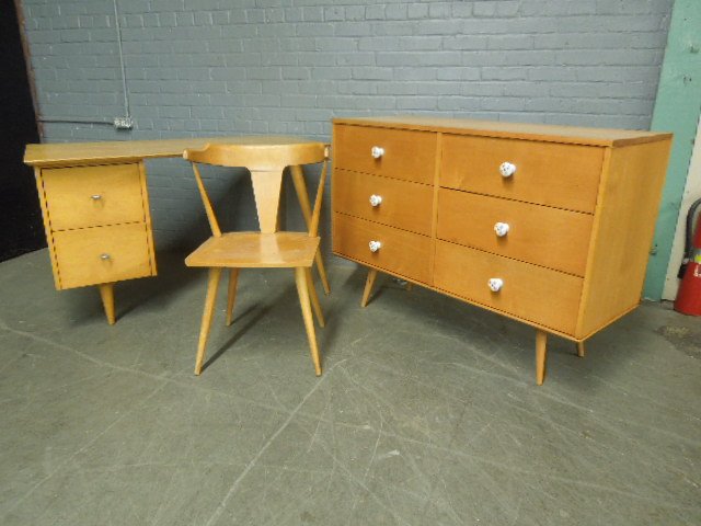 Mid C Modern 3 Piece Bedroom Set (1 of 9)