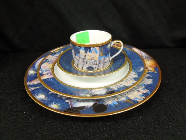 Disney Souder 4 Piece Place Setting (1 of 5)