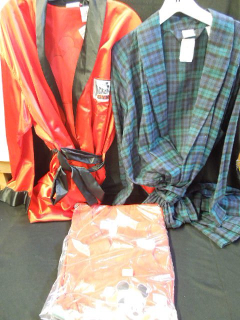 3 Never Worn Disney Robes (1 of 3)