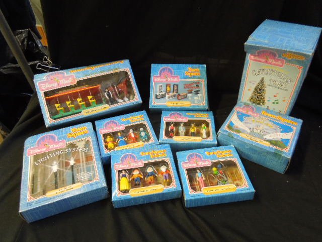 Disney World Town Square Play Set (1 of 9)