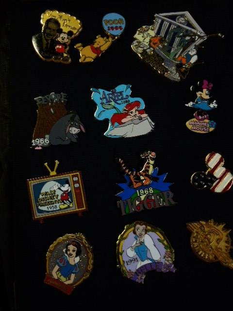 90 + Official Disney Pins (1 of 9)