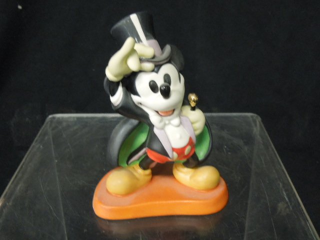 WD Classics Collection Magician Mickey (1 of 4)
