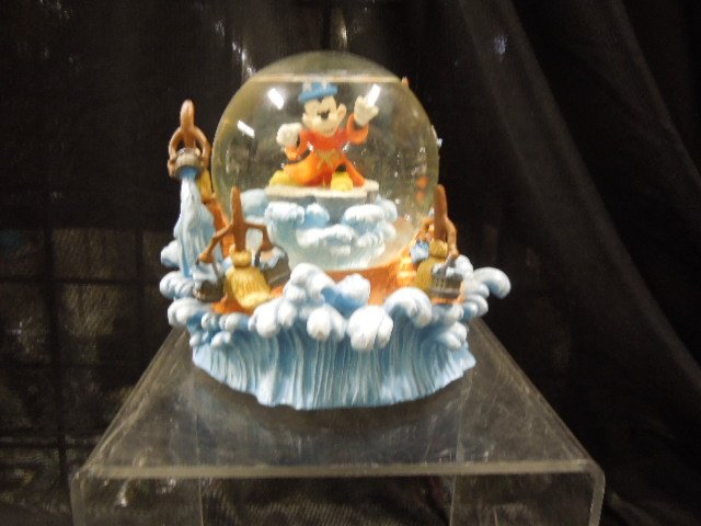 Disney Mickey The Sorcerer's apprentice snowglobe (1 of 4)