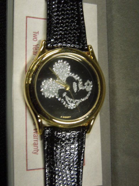 Disney Pedre MM Watch With Crystal Face (1 of 2)