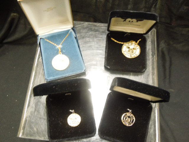 4 Mickey Mouse Pendants 925 (1 of 5)