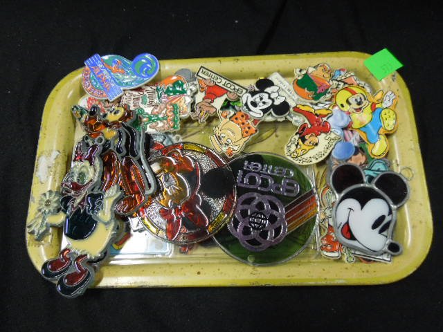 Lot Disney Plastic Suncatchers & Magnets (1 of 6)