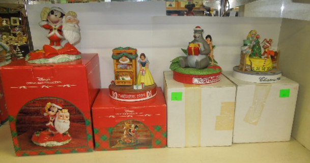 5 Disney Christmas Collection Figures (1 of 5)