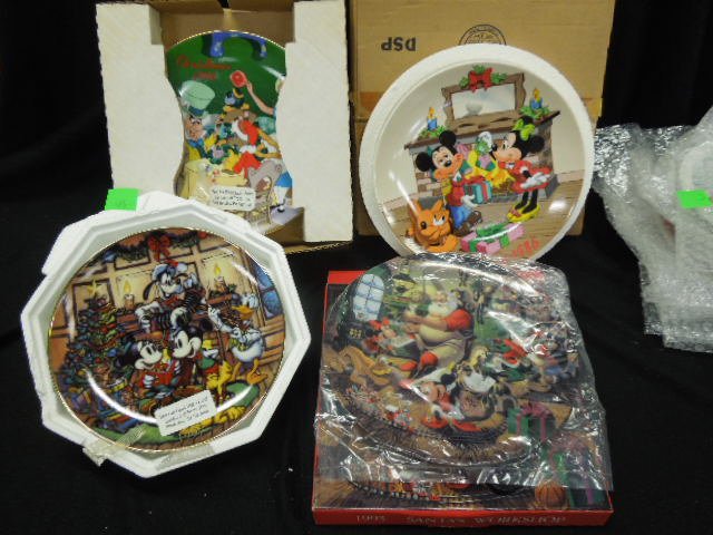 10 Disney Collectors Plates (1 of 6)