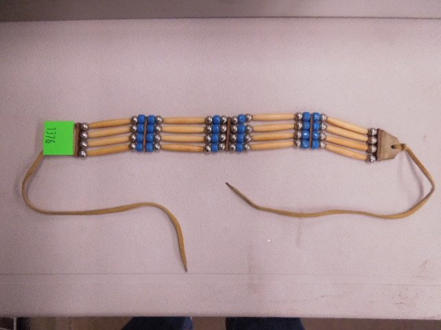 Native American Indian Choker Necklace: Native American Indian Choker Necklace, measures 33" end to end. CONDITION: Good, minor wear.