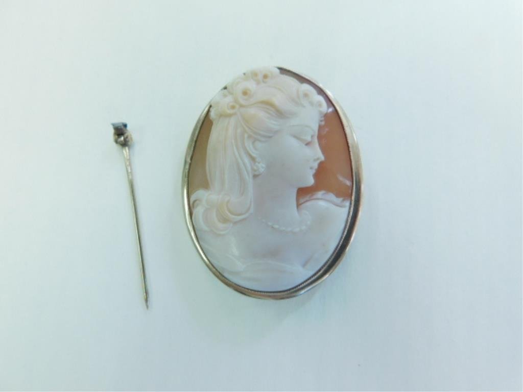 10k YG Female Shell Cameo (1 of 3)