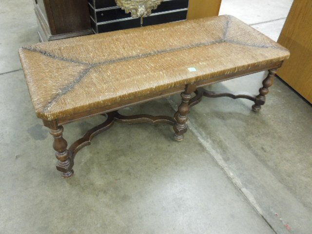 Wm & Mary Style Fireside Bench (1 of 3)