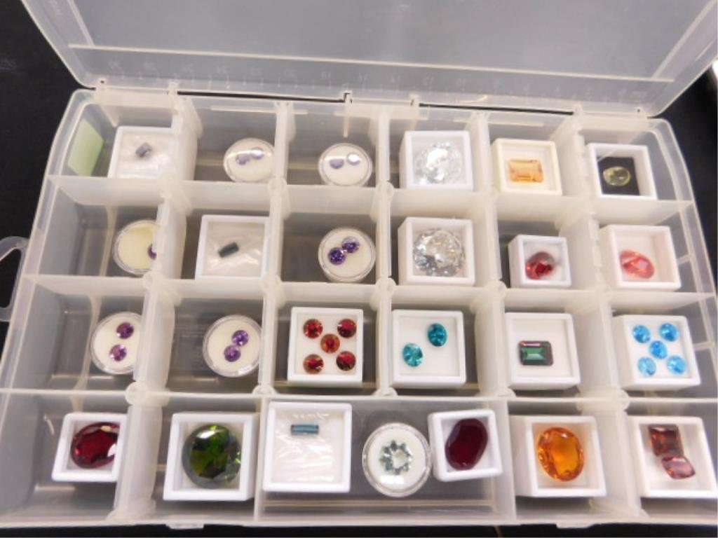 Tray of Many Gems.: Tray includes aprx. 40 various gems of large cuts including, zircon, apatite, garnet, synthetics, citrine and more.