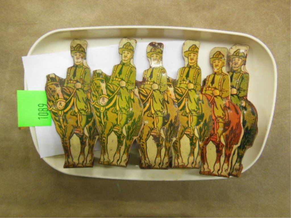 7 Tin WW I Flat Soldiers (1 of 1)