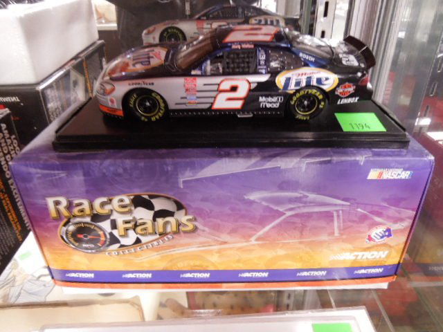 Race Fans Diecast Racing Car (1 of 2)