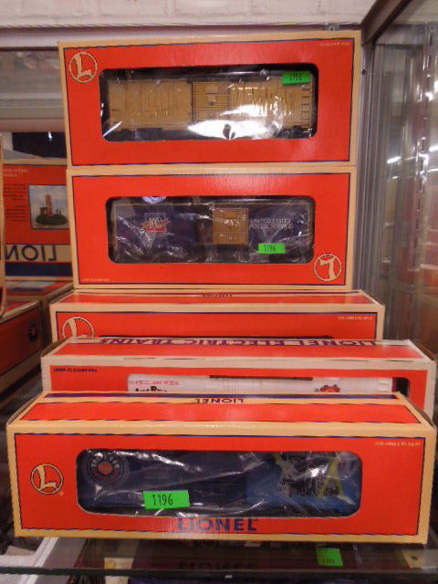 6 Lionel Modern Era Train Cars (1 of 4)