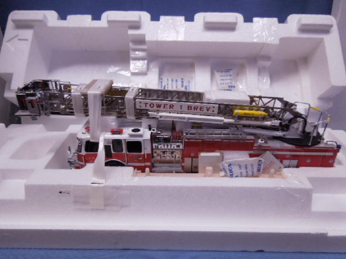 絶版品！！貴重なフランクリンミント1/32 EMERGENCY ONE Franklin Mint Emergency 1 One HP 105 Platform 1:32 Diecast