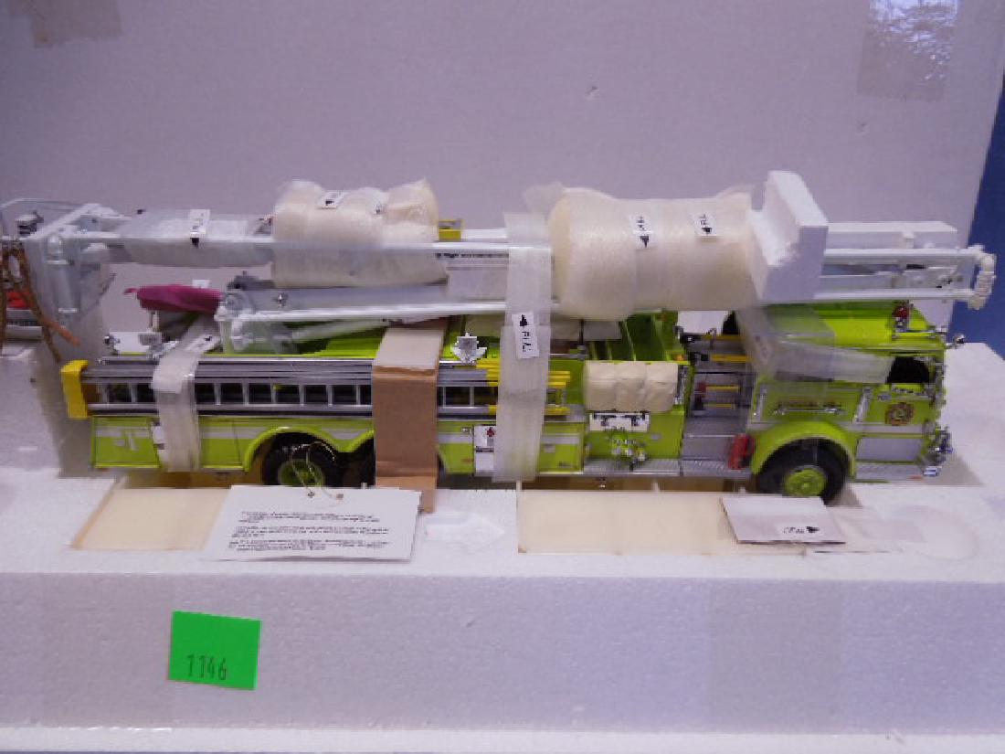 Franklin Mint Diecast Pierce Snorkel Fire Engine (1 of 7)