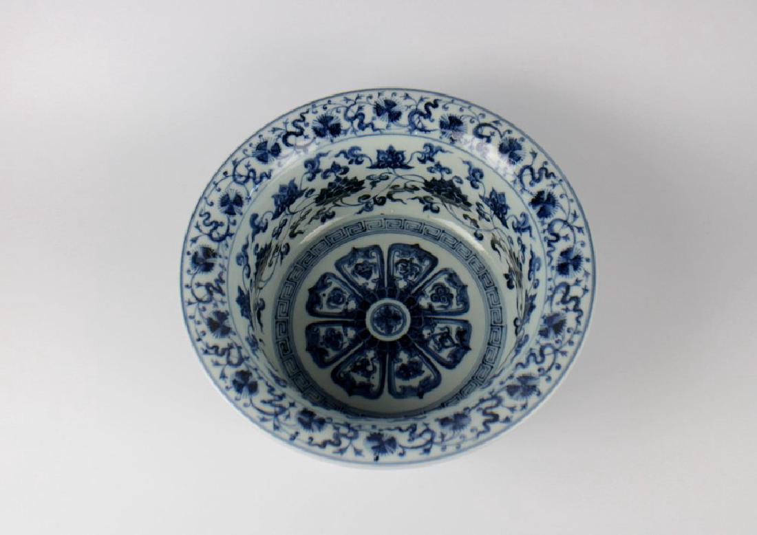 CHINESE PORCELAIN BLUE AND WHITE FLOWER BASIN (1 of 5)