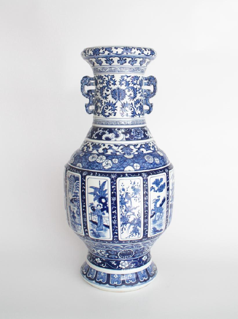 CHINESE PORCELAIN BLUE AND WHITE FLOOR VASE