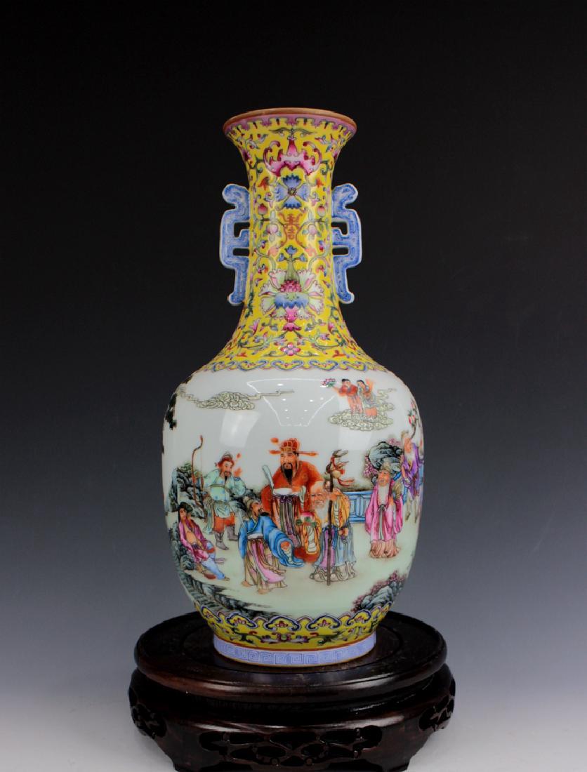 CHINESE PORCELAIN FAMILLE ROSE FIGURES VASE (1 of 6)