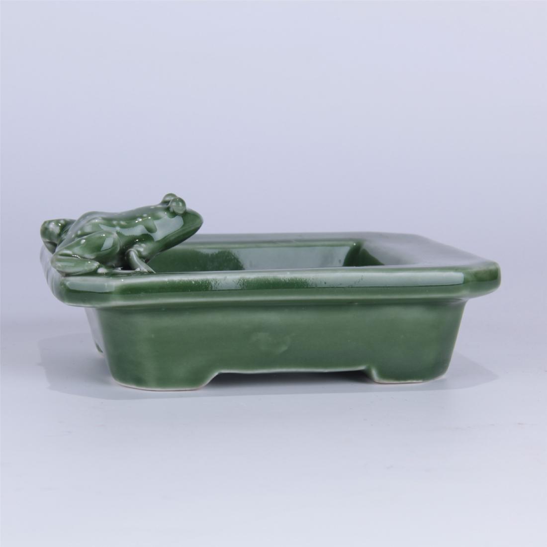 CHINESE PORCELAIN CELADON GLAZE SQURE BRUSH WASHER (1 of 6)
