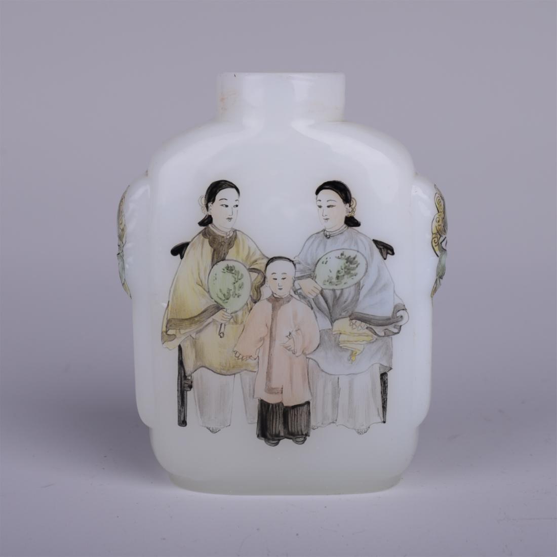 CHINESE PEKING GLASS PAINTED BEAUTY SNUFF BOTTLE (1 of 7)