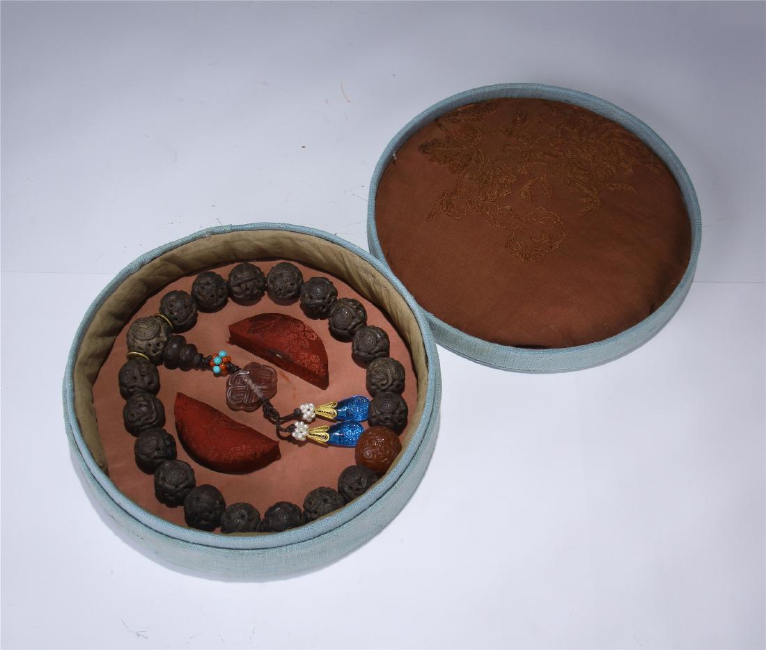 CHINESE AGALWOOD BEADS BRACELET (1 of 10)