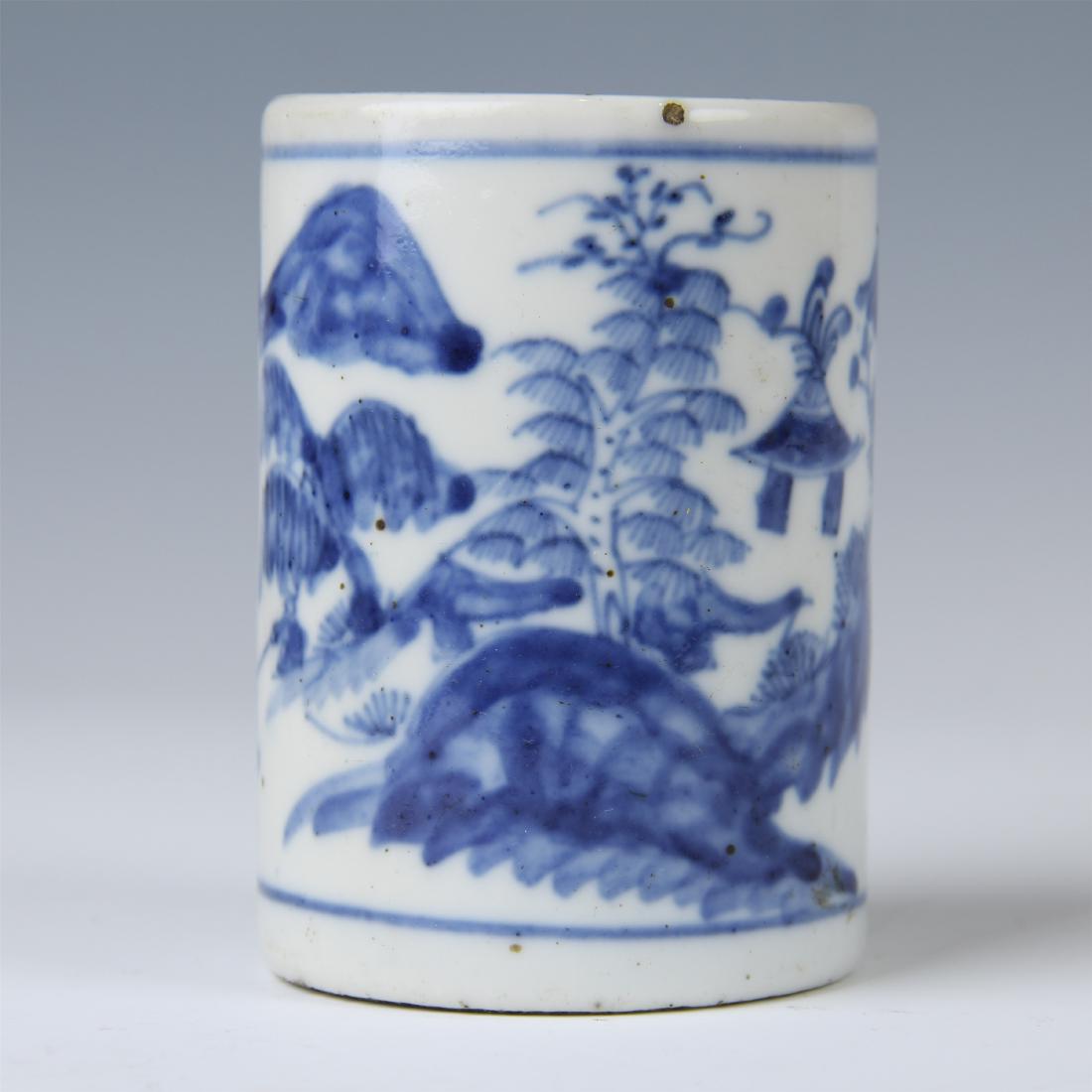 CHINESE PORCELAIN BLUE AND WHITE BRUSH POT (1 of 6)